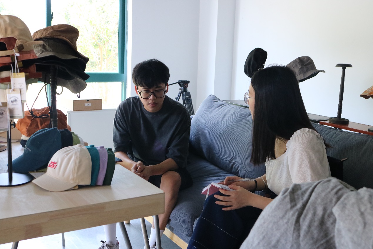 台州日报记者来我校大学生创业园专题采访